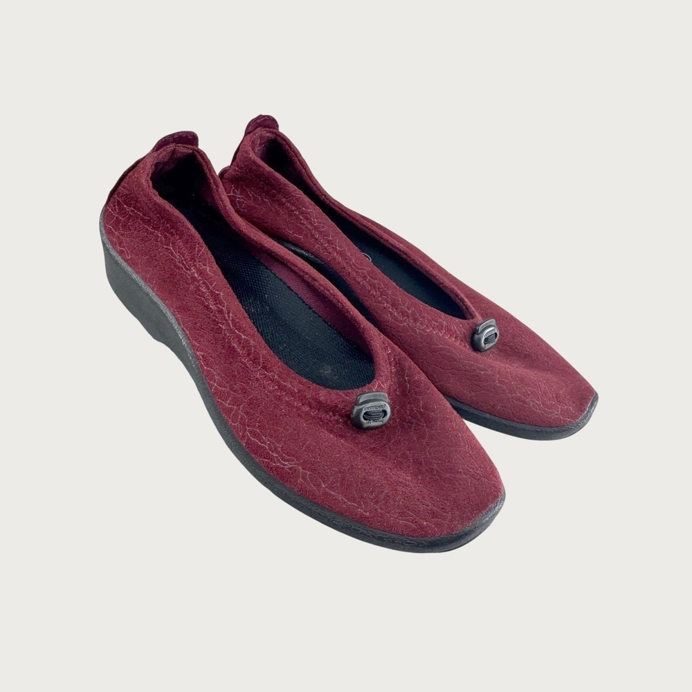 Arcopedico Women Burgundy Lytech Vegan Suede Wedge Ballet Flats Size 38 7 7.5